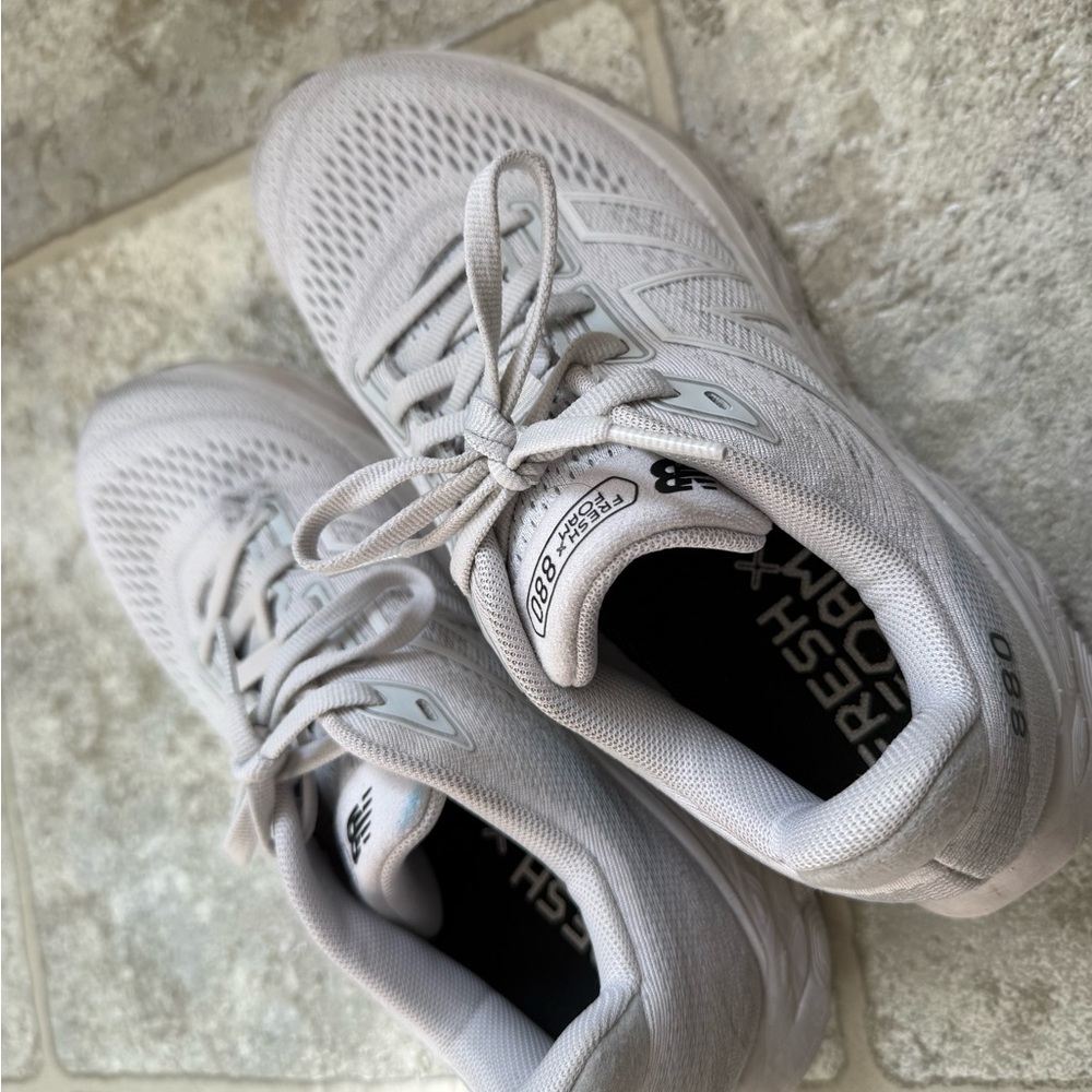 New Balance Women's Fresh Foam X
880v14 Running Shoes